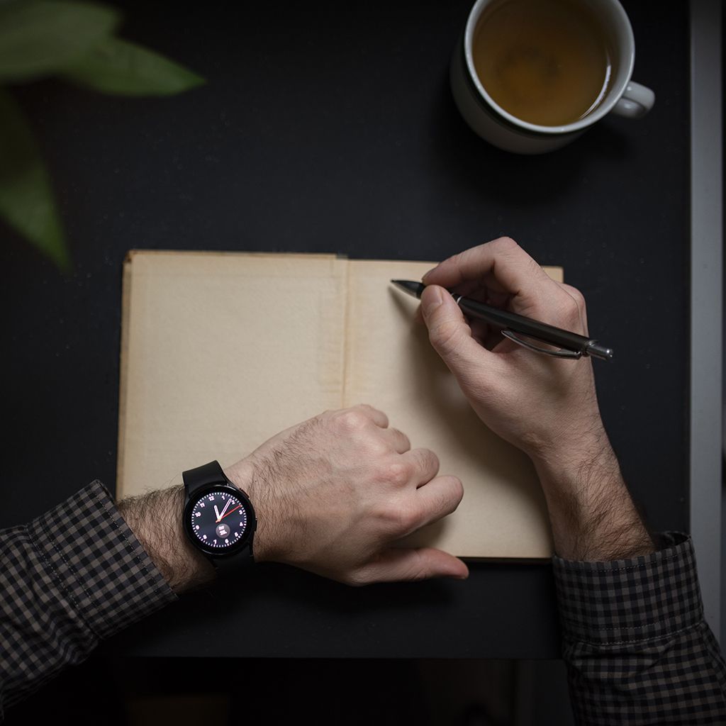 Личный бренд писателя: как создать и раскрутить свое имя в интернете