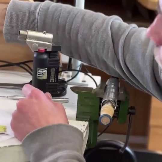 Классическое кольцо-шинка с камнем