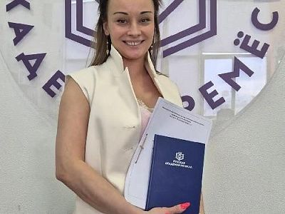 От хобби к профессии: история выпускницы курса реставраторов мебели