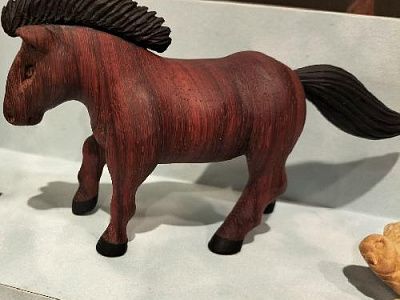 Выставка-конкурс резчиков по дереву: триумфальные победы выпускниц Академии