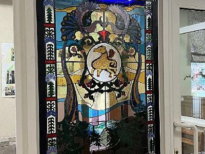 Витражное искусство в интерьере: когда свет становится картиной